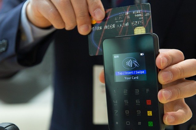 Top Tips for Using Your First Credit Card
