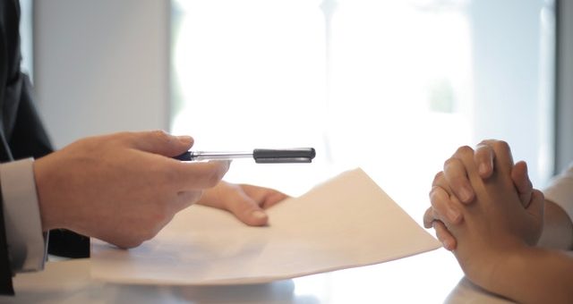 The Difference Between Online Installment Loans and Revolving Credit