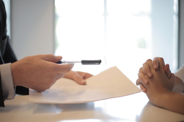 The Difference Between Online Installment Loans and Revolving Credit