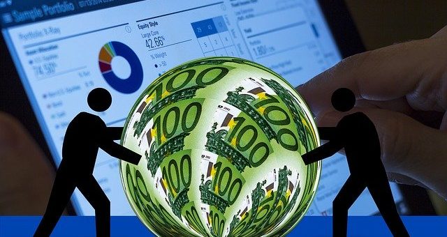 Selling Internationally? Here’s How to Minimize Your Currency Exposure Risk