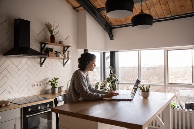 Home Based Businesses to Start During a Pandemic, How to Make Your Home-Based Workplace Bohemian?