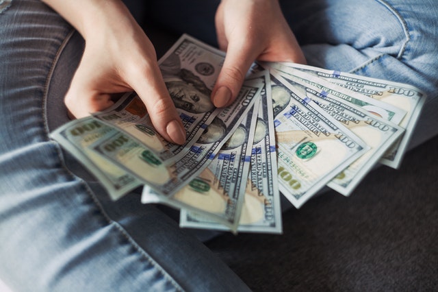 Should You Exchange Money Before An International Business Trip?
