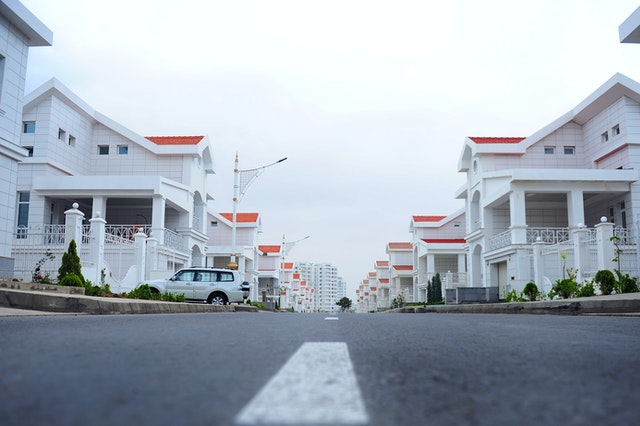 Investing in Residential vs. Commercial Real Estate