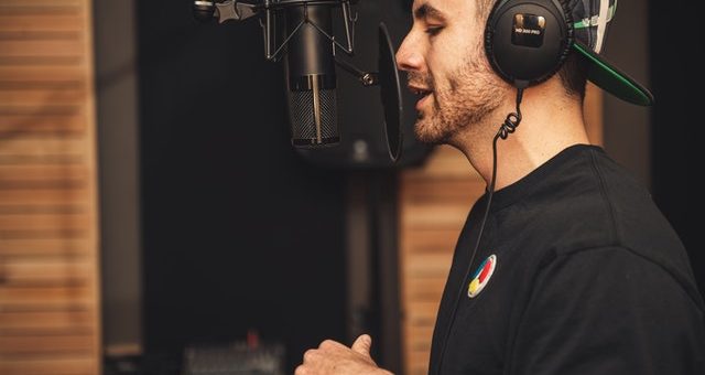 3 Ways in Which Starting a Podcast Can Benefit Your Business