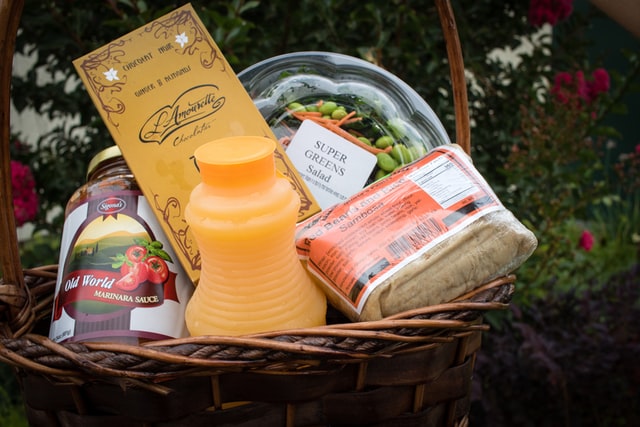 inexpensive gift basket