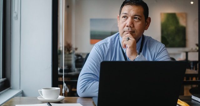 3 Essential Business Strategies for Minimizing Risk