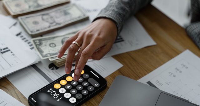 Insanely Simple Ways to Manage Your Finances