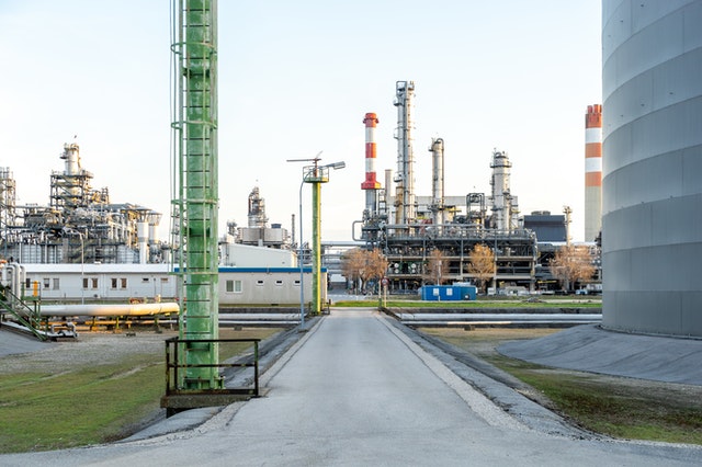 Work-Life In An Oil Refinery