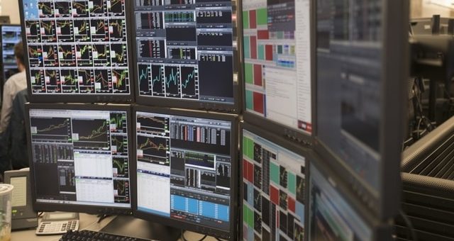 What is fundamental analysis in forex trading?