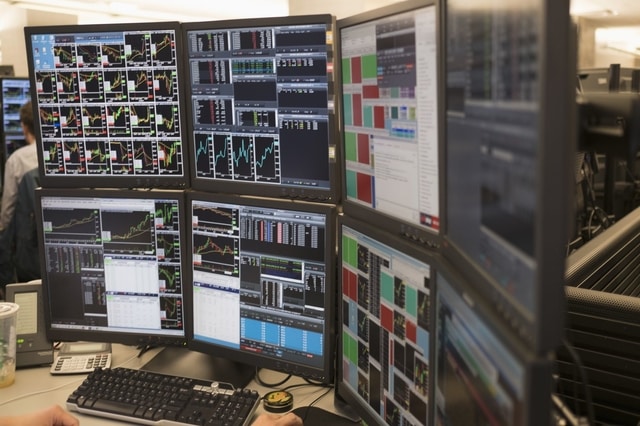 What is fundamental analysis in forex trading?