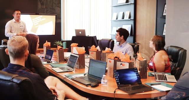 Benefit From Integrated Marketing Strategies, How to Successfully Pitch Your Business Idea to Investors