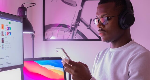 How To Avoid Unwanted Distractions And Stay Completely Focused At Work