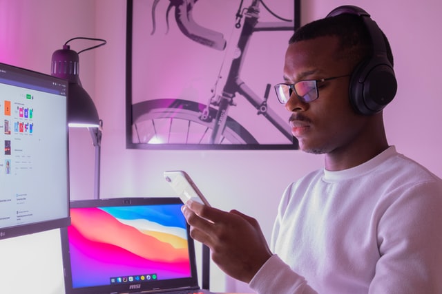 How To Avoid Unwanted Distractions And Stay Completely Focused At Work