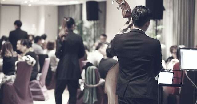 Organizing a Corporate Event: 4 Tips