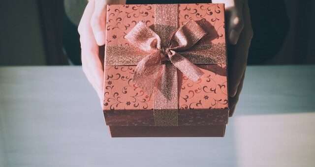 How to Choose the Right Gifts for Your Best Clients