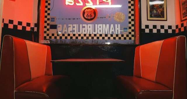 Creative Ways to Incorporate Restaurant Booths Into Your Restaurant's Layout